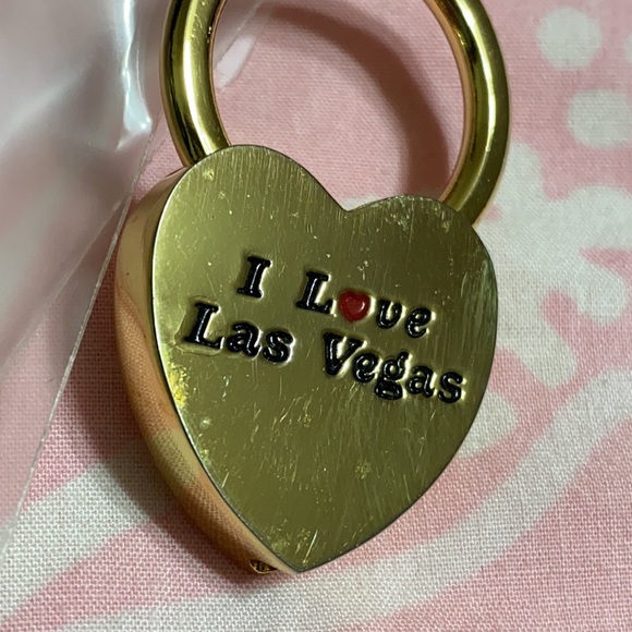 🖤Gold plated💕brass heart keychain - Picture 8 of 8